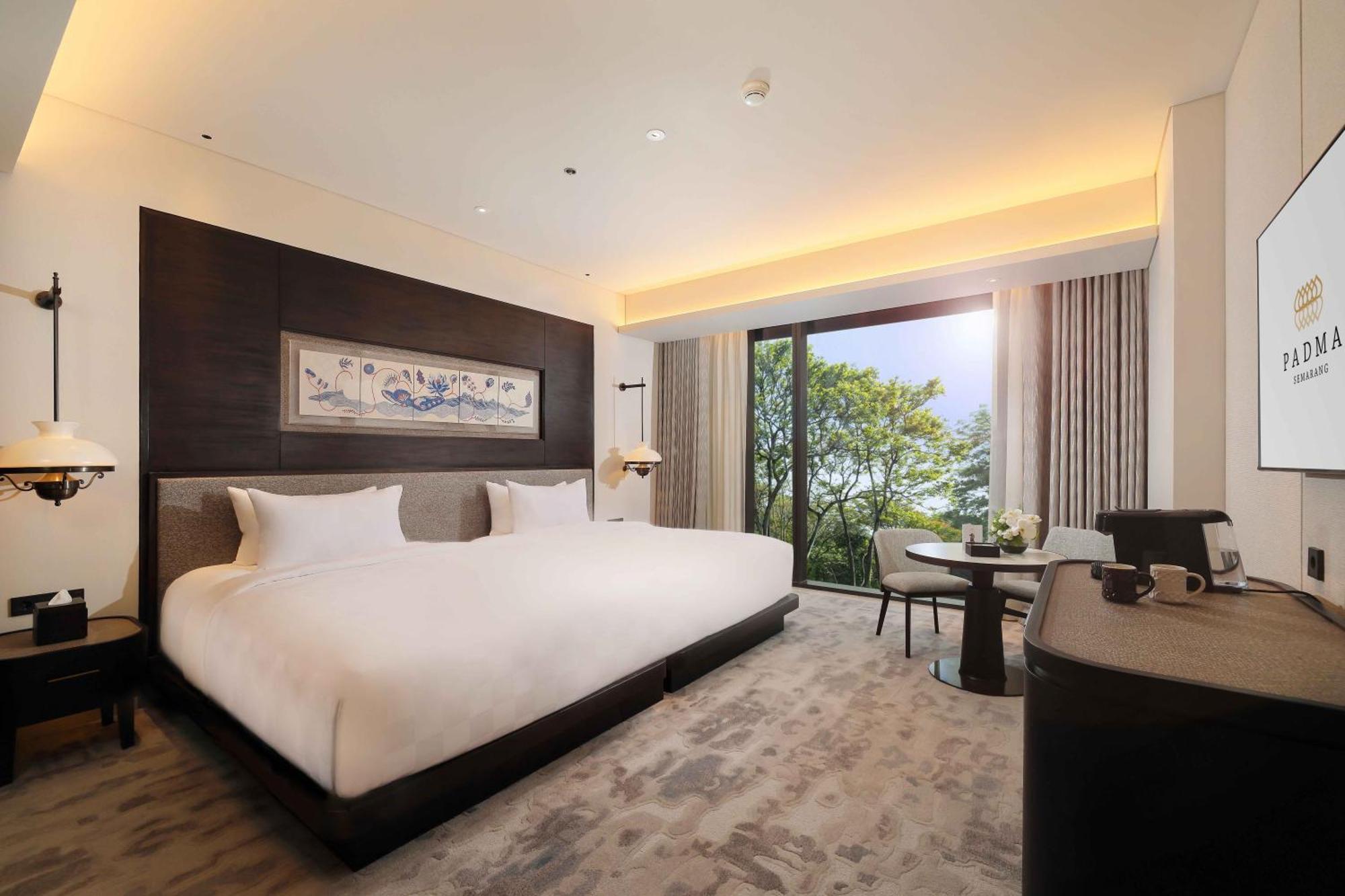 Padma Hotel Semarang Extérieur photo
